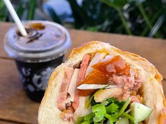 -Bánh Mì Huynh Hoa