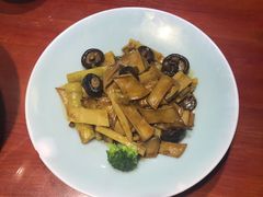 -窄巷子陕菜馆·地道陕西菜(粉巷店)