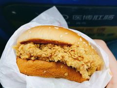 麦辣鸡腿堡-麦当劳(金狮广场店)