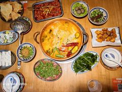 -洱火云南酸菜牛肉火锅(石景山当代商城店)