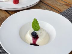 -MONICH牛排融合餐厅(和义大道购物中心店)