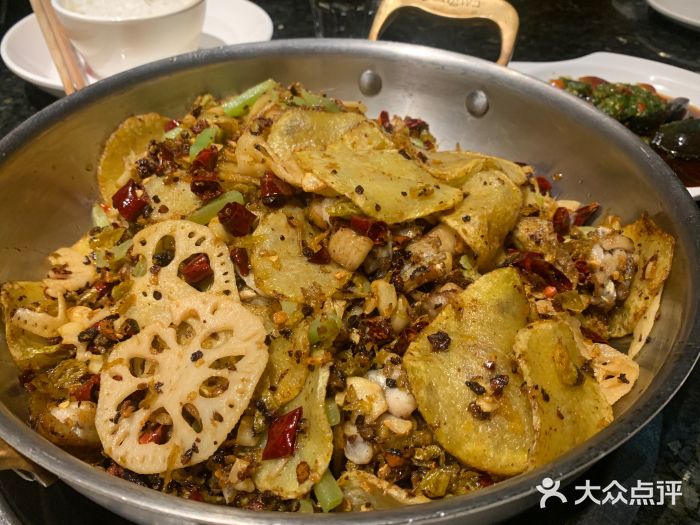 咏哇美蛙美味(厦门罗宾森店)经典干锅牛蛙图片