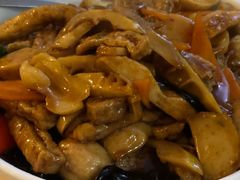 丸子油豆腐青椒洋葱-辣妹子