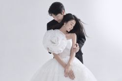 点击看大图 -挪娅婚纱摄影皇家会所