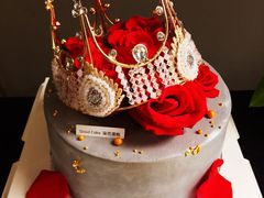 红玫瑰气质款皇冠生日蛋糕-艾加柒克蛋糕茶歇甜品台(春熙路店)