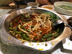 -兔行天下-鸿鹤鲜锅兔(中海国际店)