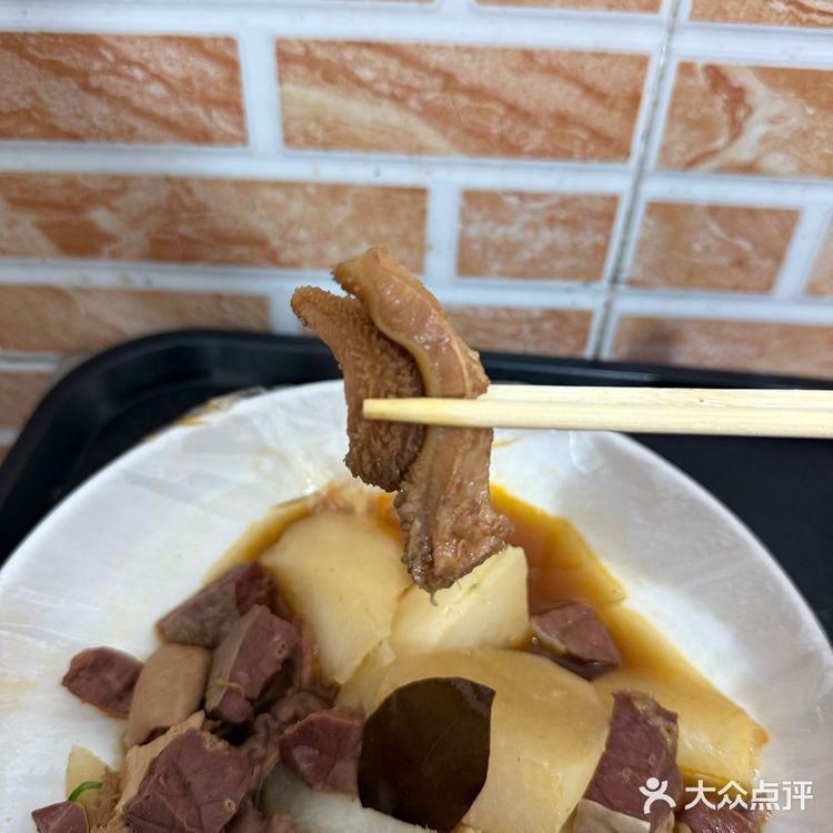 牛杂必吃榜：阿姨牛杂和顺盈小食横评
