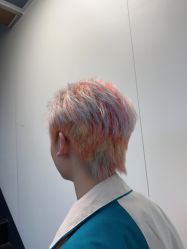 点击看大图 -藤野造型专业烫染接发