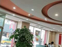 大堂-李先生牛肉面大王(营口大润发店)