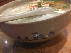 -亮亮面馆(经六路店)
