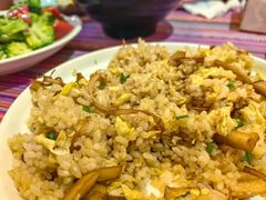 -香巴拉云南餐厅(华莱坞店)