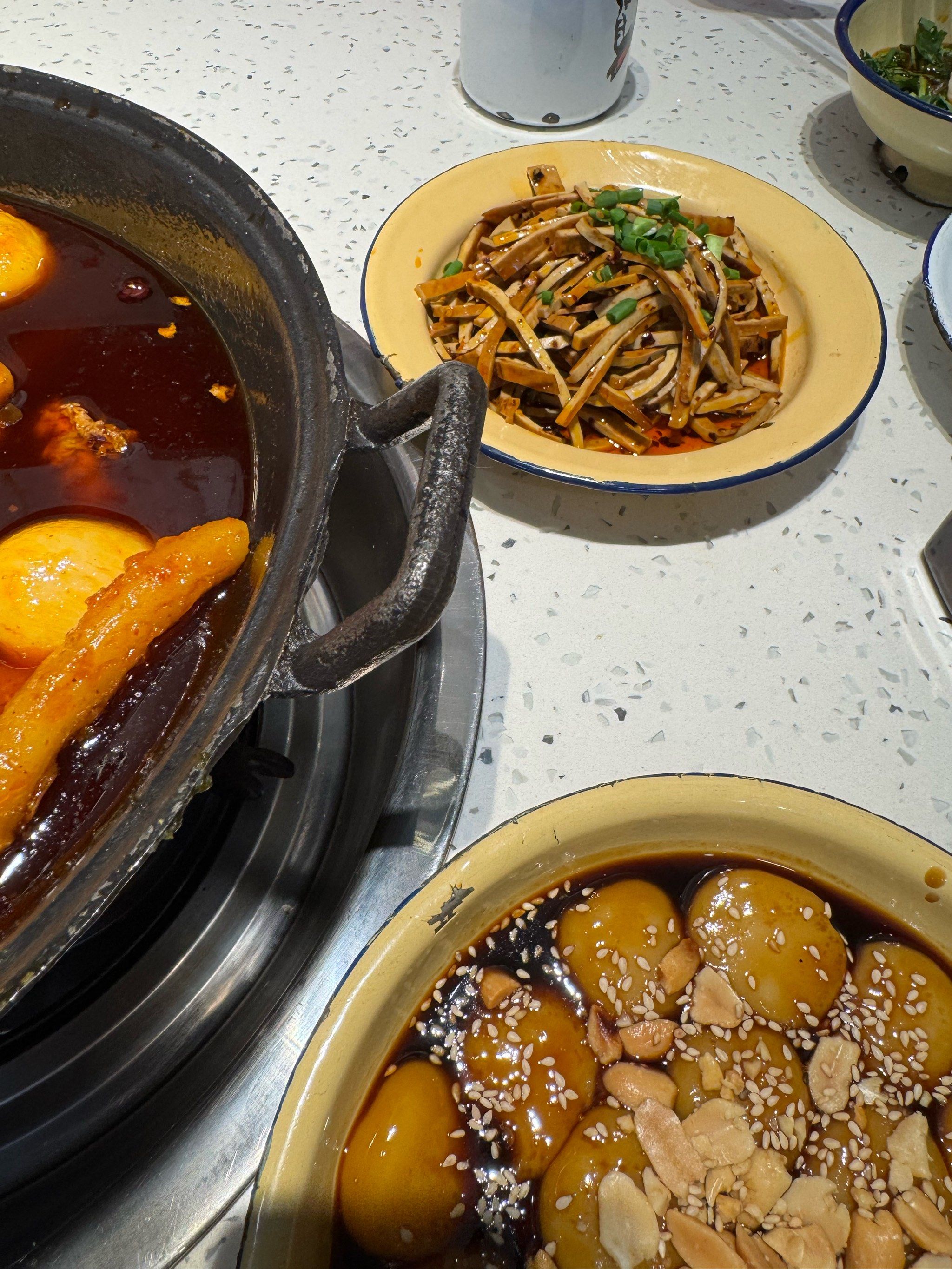 辣度也合适,鸡肉很嫩「李子坝梁山鸡(公园二鸡哥店)」