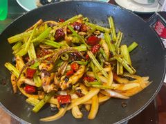 -东来菜馆•手抓海鲜家常菜•海鲜锅贴(鸽子窝店)