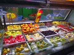 自助取餐区-老炳·七丛松甘草水果