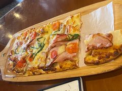 土豆培根切达芝士火焰飞饼-haxnbauer海森堡德国餐厅(深圳coco店)