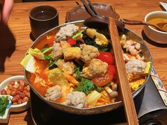 番茄鸡肉丸子锅-炉胜·炉端烧·居酒屋