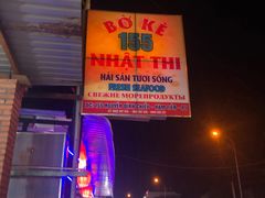 -Bờ kè Nhật Thi
