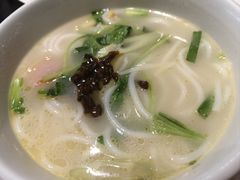 -彩云天云南餐厅