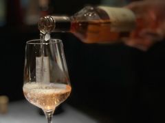 Rose&nbsp;Wine-弦月窗LUNETTE BY AMANDA(复兴路店)