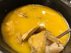 -鲜入围煮花胶鸡海鲜火锅