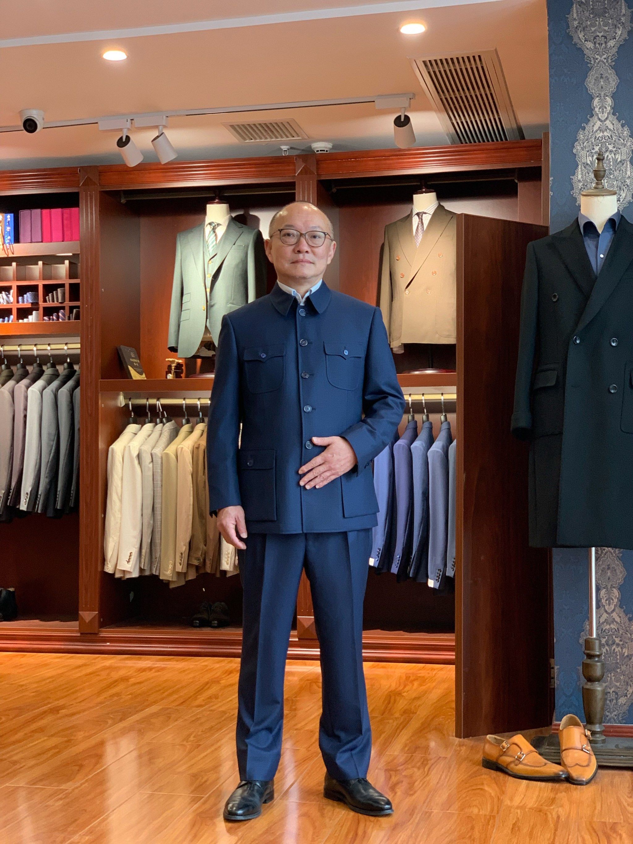 男人一辈子得穿一次中山装