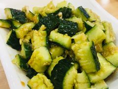 蒜泥黄瓜-金星纸包魚&潮汕鲜牛肉火锅(乳山路店)