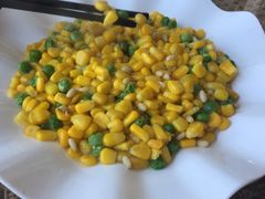 -红栌温泉山庄生态美食餐厅