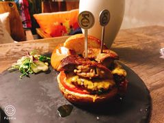 -HIGH FIVE哈福手工汉堡(桂林路店)