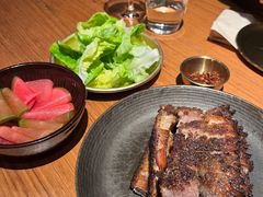 厚切傣式猪五花与奶油生菜-SHAN山(前滩太古里店)