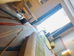 -苏州汇融广场假日酒店