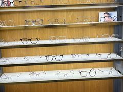 -优医视平价眼镜蔡司依视路折扣工厂店(德胜门店)