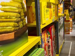 -咻啵翔翔零食基地(万达广场店)