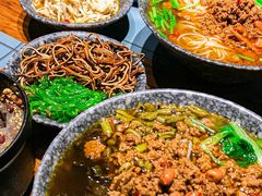 -八月美食小馆(银泰城总店)