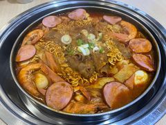 -三清洞摩西韩式年糕火锅(威高广场店)