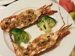 -广州万富希尔顿酒店·感趣自助餐厅·金秋蟹宴生蚝海鲜刺身