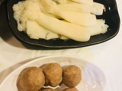 -鲜入围煮花胶鸡海鲜火锅