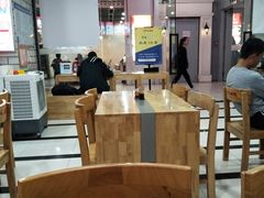 大堂-百年尹氏汤包(环球美食荟店)