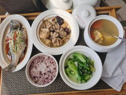 -臻康乃馨月子中心(集美店)