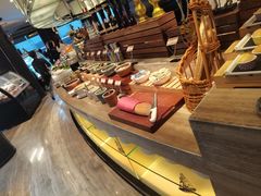 -宝利来国际大酒店-凤凰阁旋转餐厅