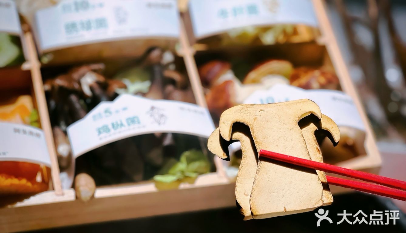 走，排队去！这家鱼火锅吃了还想吃