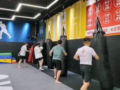 -成杰格斗·拳击·柔术·防身术(建设路店)