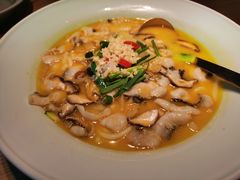 QQ酸汤鱼-蜜桃餐厅·伴山(绿宝广场店)