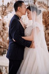 -雪中彩影婚纱摄影·微光艺术中心