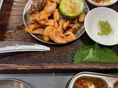 -围炉肉舍•炭烤活鳗•丹东海鲜烤肉(步行街店)