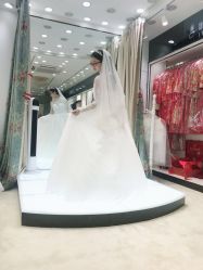 点击看大图 -予白婚纱礼服馆