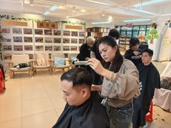 -首脑美容美发化妆美甲培训学校(龙岗校区)