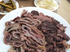 -闫家驴肉老店(华电一校店)