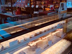 -红宝石·鲜奶小方·海派西点房(丰庄店)