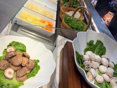 -金滏山·烤肉海鲜火锅自助(襄阳万达店)