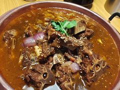 -虾弄弄海派小龙虾·牛羊蝎子火锅